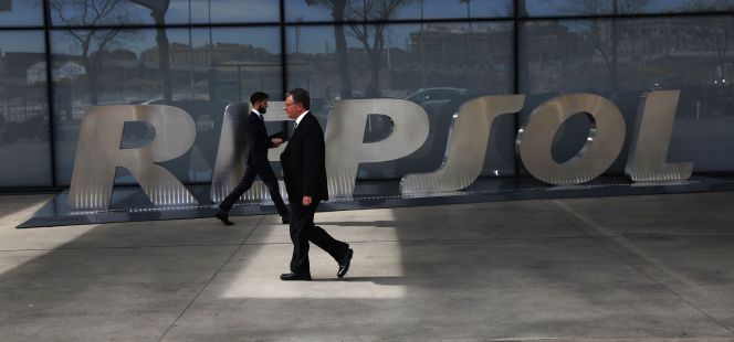 Repsol venderá activos por 6.200 millones y promete mantener el dividendo