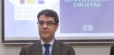 Nadal revisará el bono social de la luz con los grupos políticos