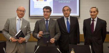 La CEOE propone 215 puntos para digitalizar España